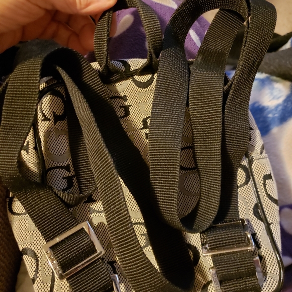 Guess mini backpack - Picture 7 of 9